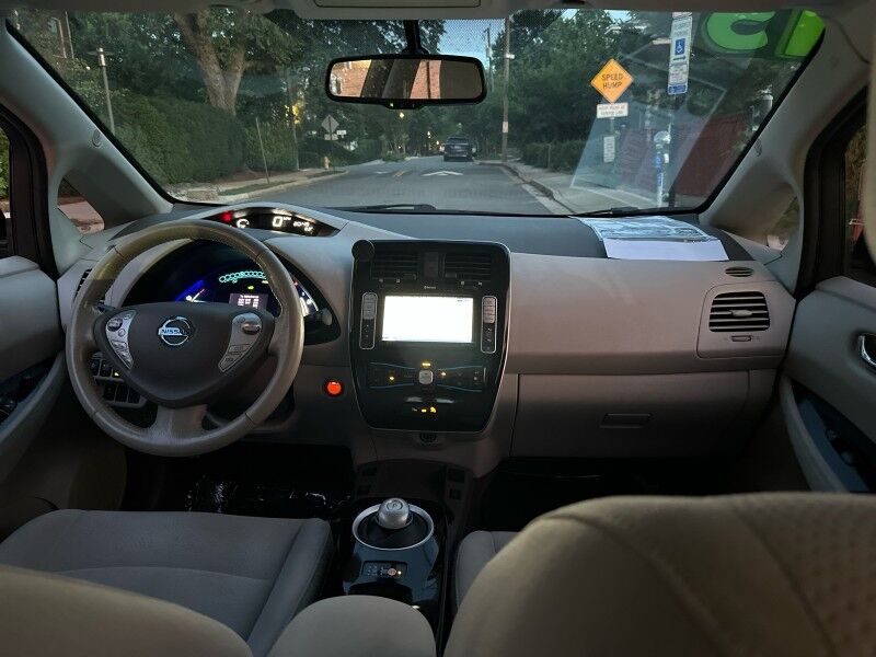 2015 Nissan LEAF 4dr HB SV *Ltd Avail* Arlington VA