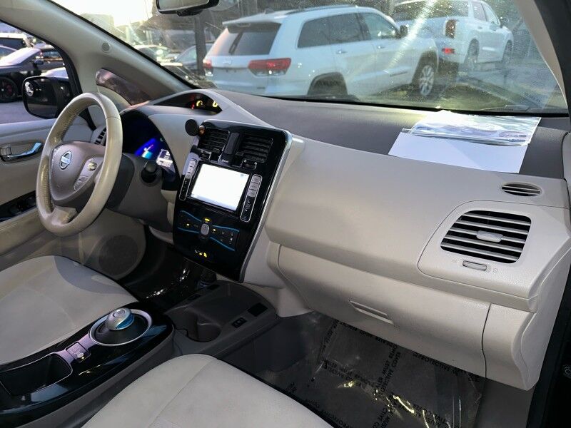 2015 Nissan LEAF 4dr HB SV *Ltd Avail* Arlington VA