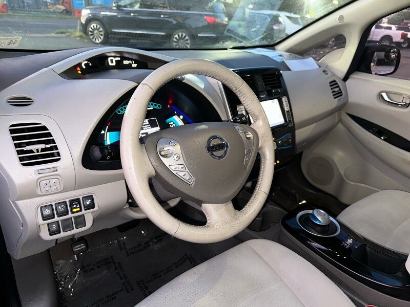 2015 Nissan LEAF 4dr HB SV *Ltd Avail* Arlington VA