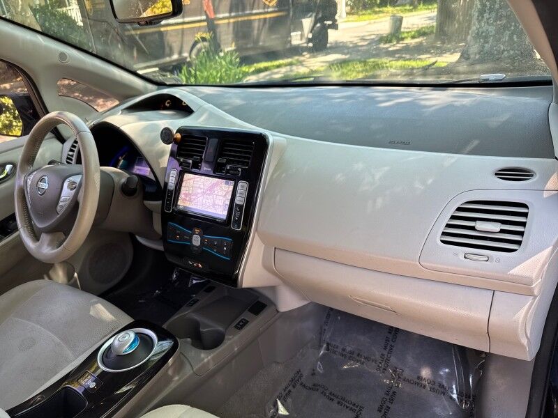 2015 Nissan LEAF 4dr HB SV *Ltd Avail* Arlington VA