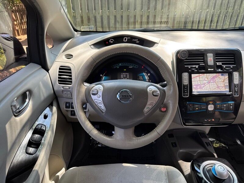2015 Nissan LEAF 4dr HB SV *Ltd Avail* Arlington VA