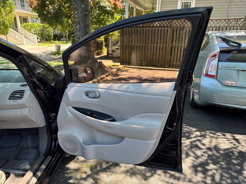 2015 Nissan LEAF 4dr HB SV *Ltd Avail* Arlington VA