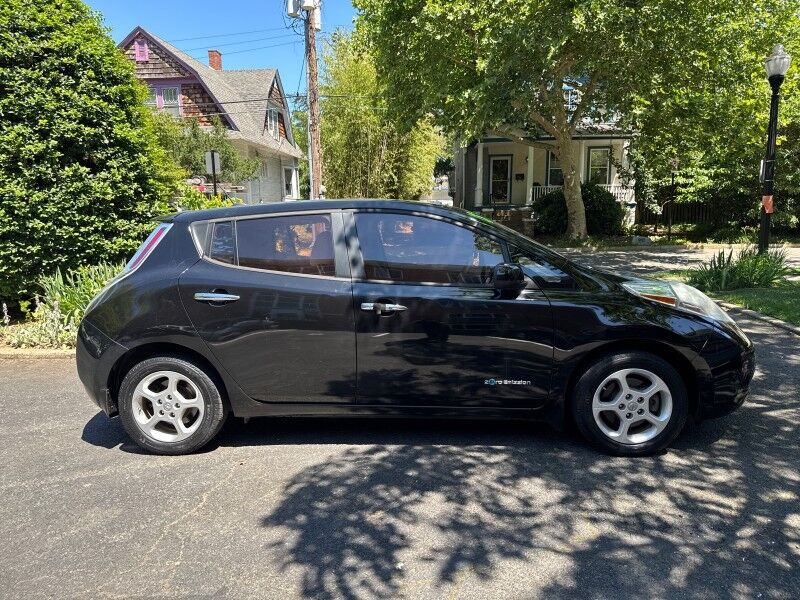 2015 Nissan LEAF 4dr HB SV *Ltd Avail* Arlington VA