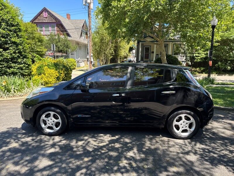 2015 Nissan LEAF 4dr HB SV *Ltd Avail* Arlington VA