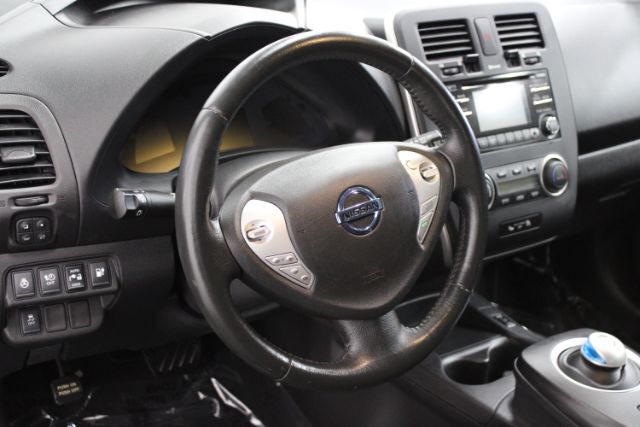 2015 Nissan LEAF S