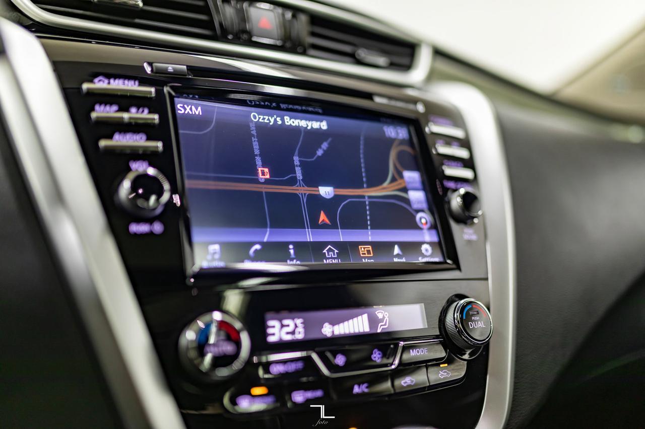 2015 Nissan Murano AWD Platinum Leather Roof Nav BCam Red Deer AB