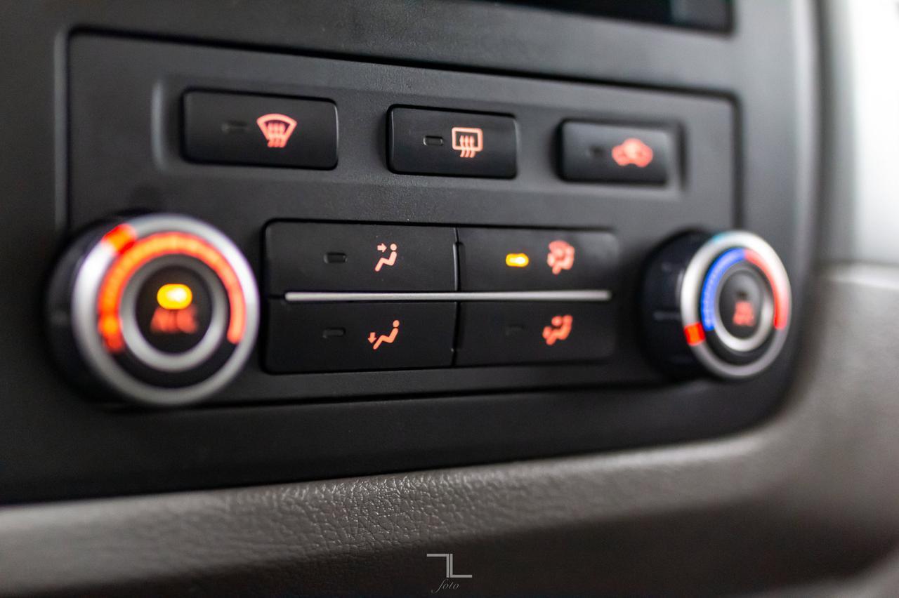 2015 Nissan NV 2500 SV Cargo Van Red Deer AB