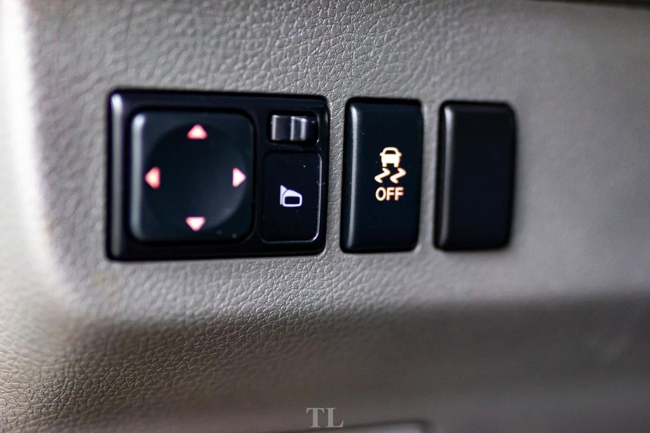 2015 Nissan NV 2500 SV High Roof Nav BCam Red Deer AB