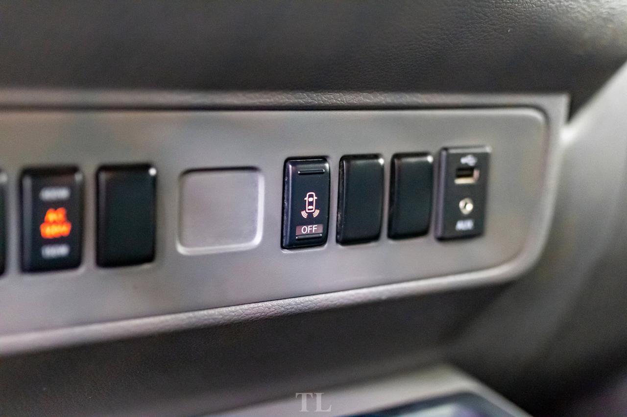 2015 Nissan NV 2500 SV High Roof Nav BCam Red Deer AB