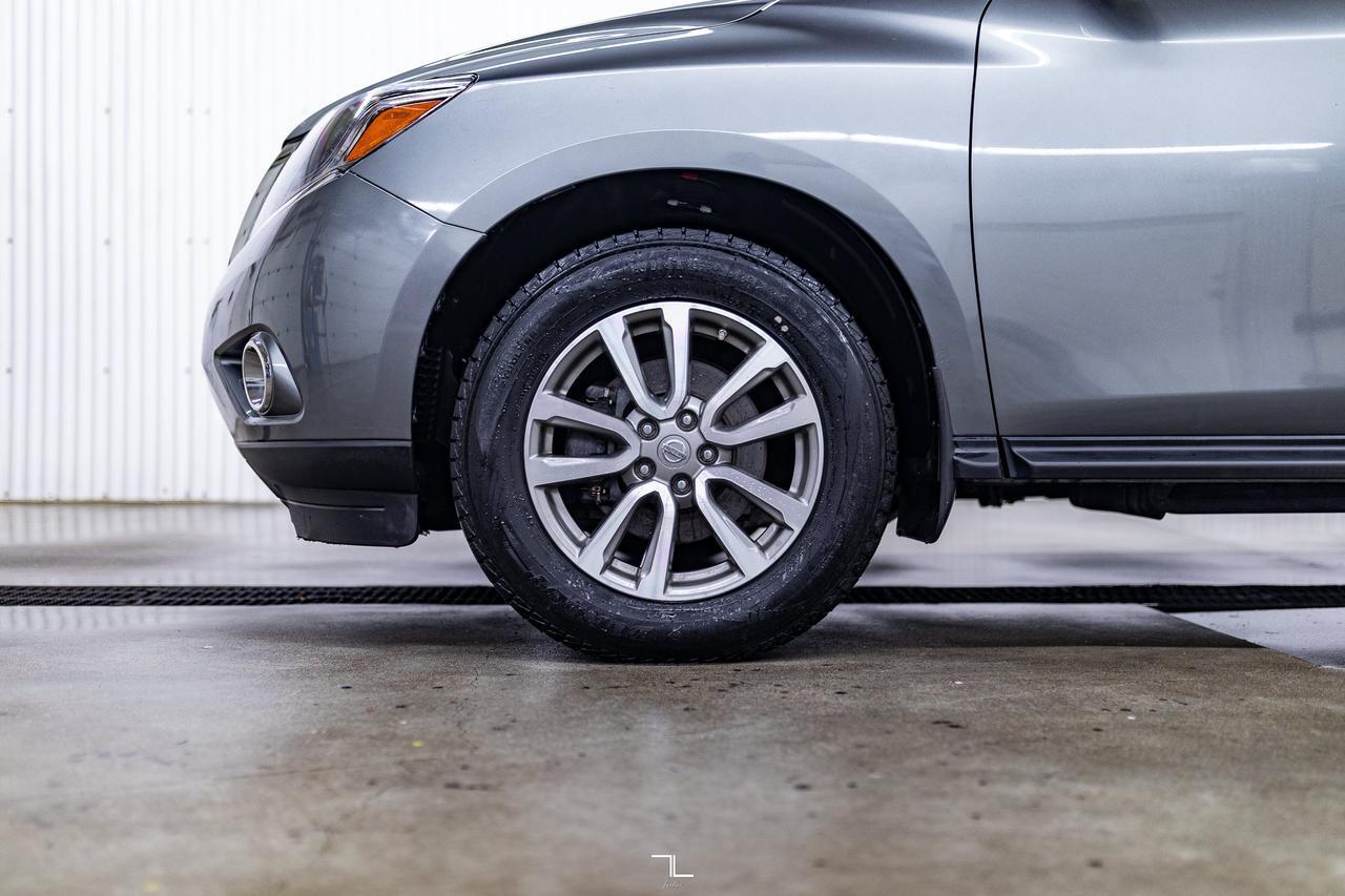 2015 Nissan Pathfinder AWD S 7 Passenger Red Deer AB