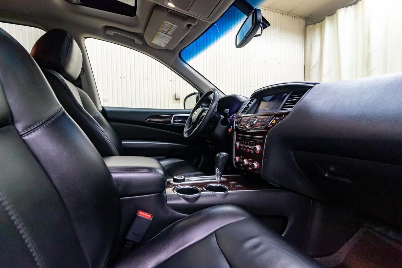 2015 Nissan Pathfinder AWD SL Leather Roof Nav Red Deer AB