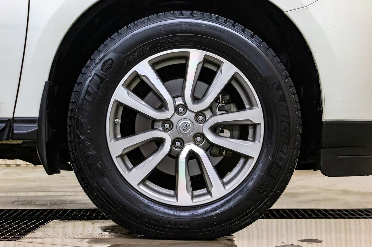 2015 Nissan Pathfinder AWD SL Leather Roof Nav Red Deer AB