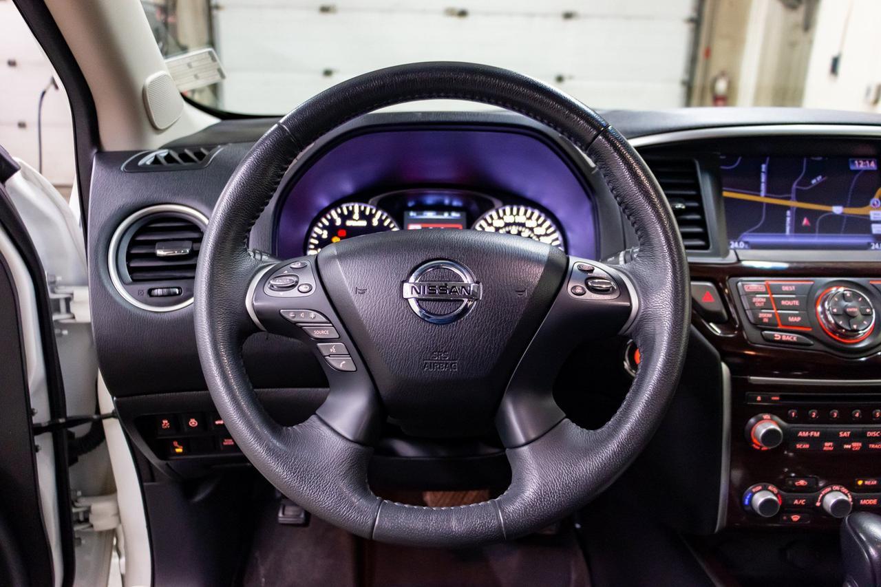 2015 Nissan Pathfinder AWD SL Leather Roof Nav Red Deer AB
