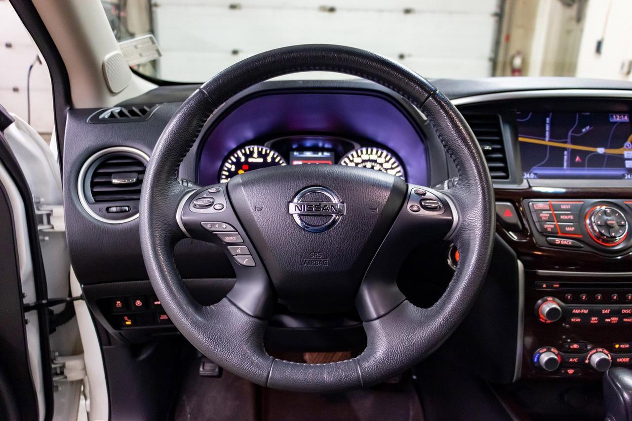 2015 Nissan Pathfinder AWD SL Leather Roof Nav Red Deer AB