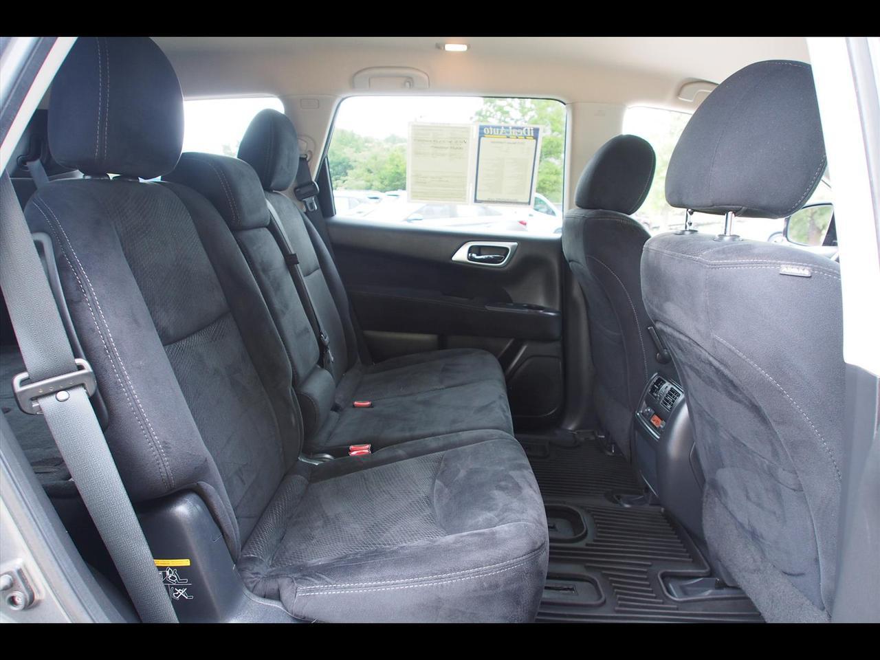 2015 Nissan Pathfinder SV