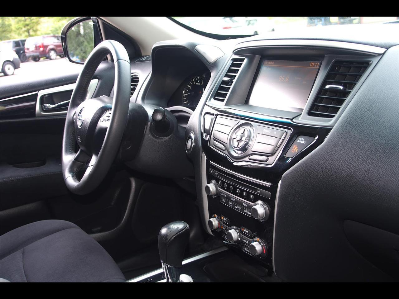 2015 Nissan Pathfinder SV