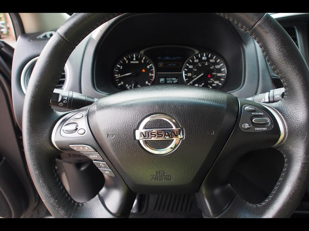 2015 Nissan Pathfinder SV