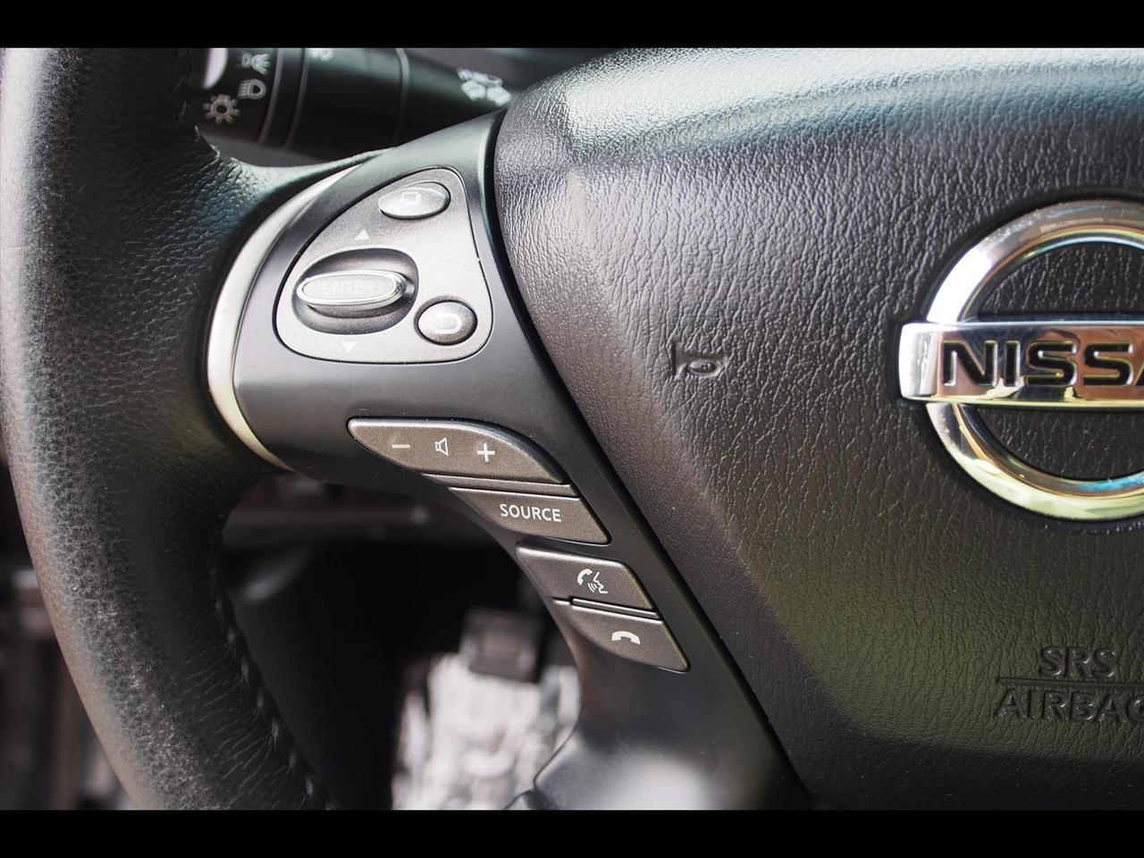 2015 Nissan Pathfinder SV