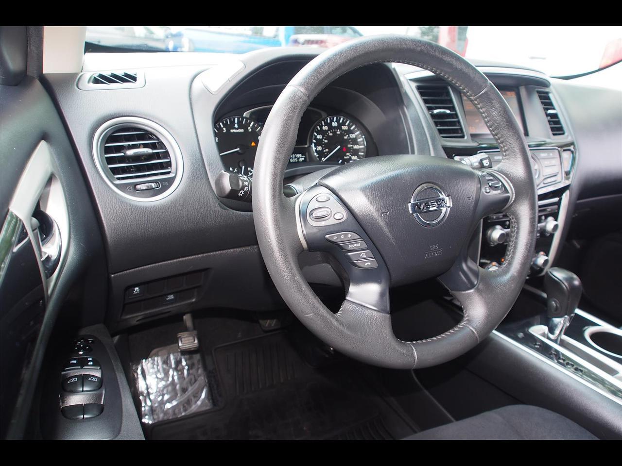 2015 Nissan Pathfinder SV