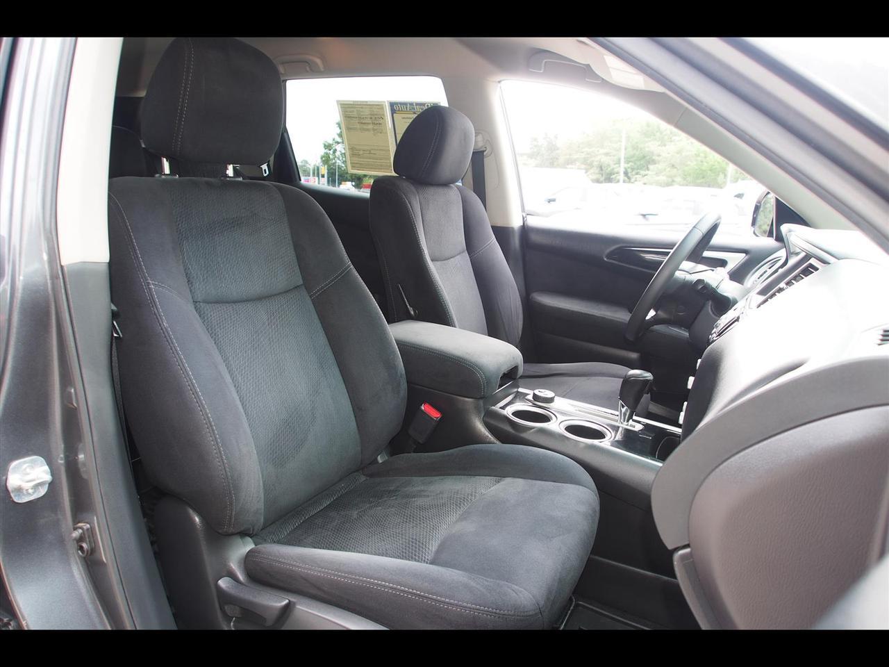 2015 Nissan Pathfinder SV