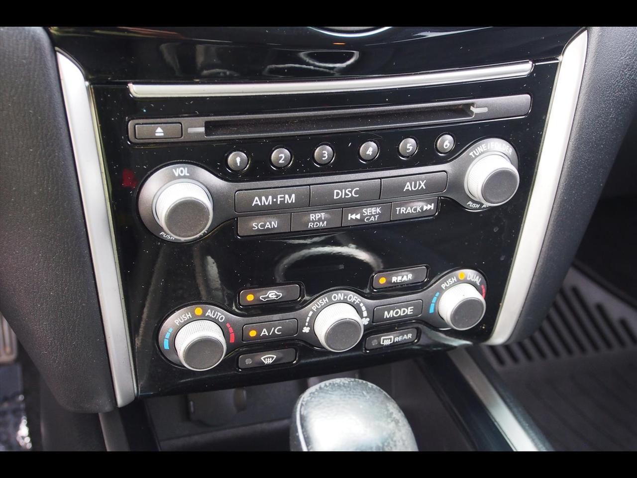 2015 Nissan Pathfinder SV