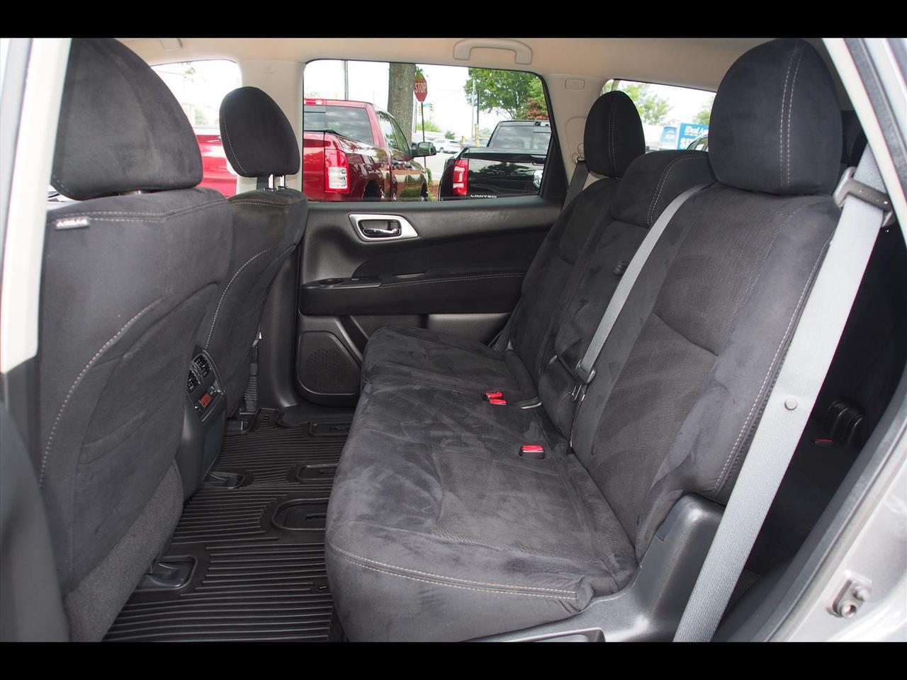 2015 Nissan Pathfinder SV