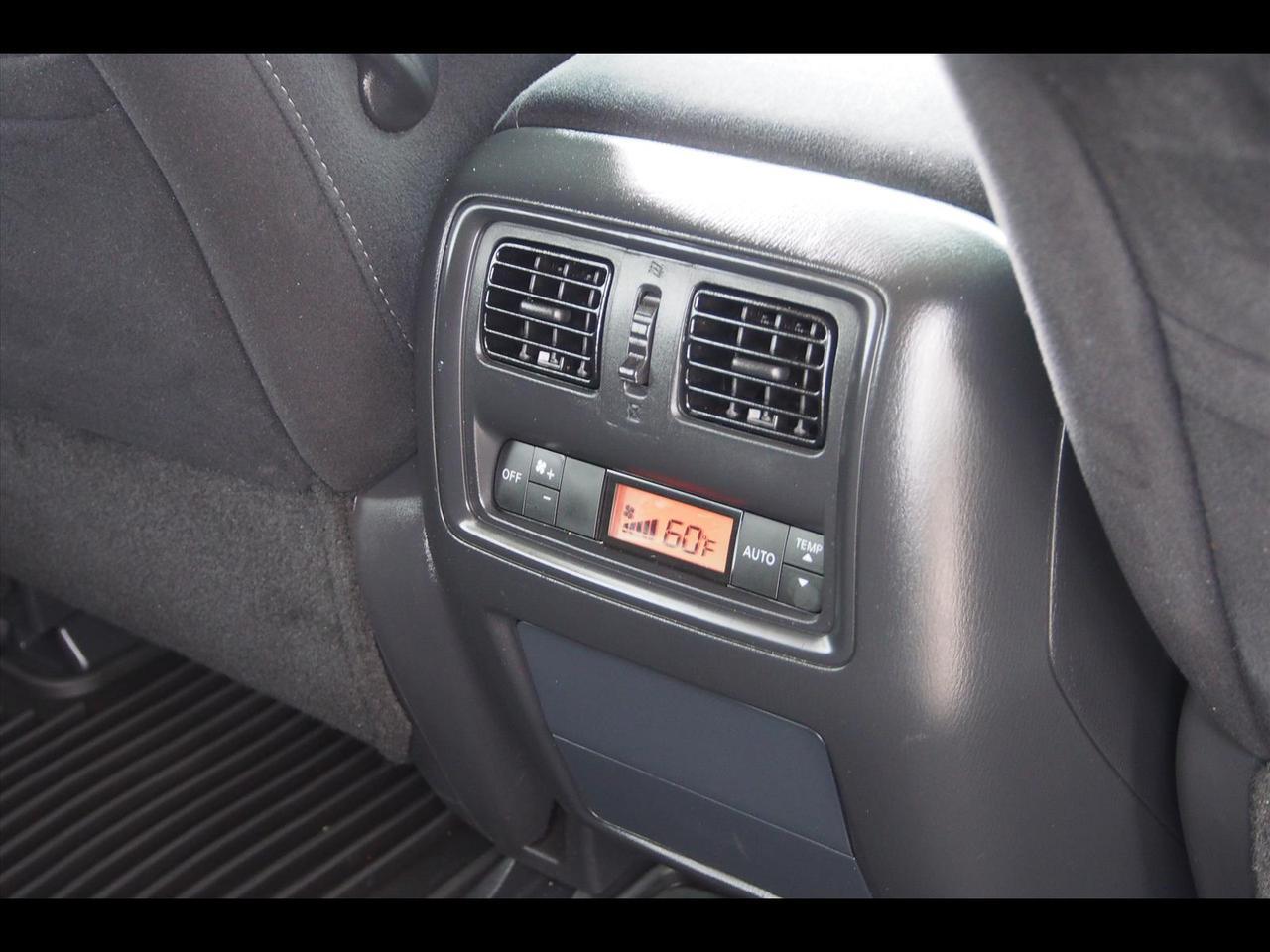 2015 Nissan Pathfinder SV