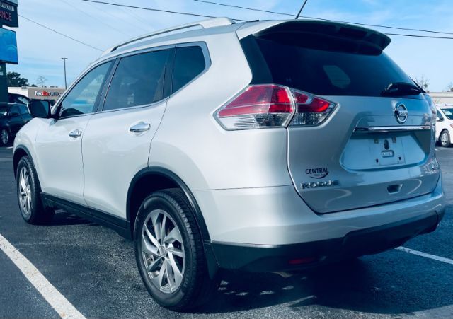 2015 Nissan Rogue- NAM SL