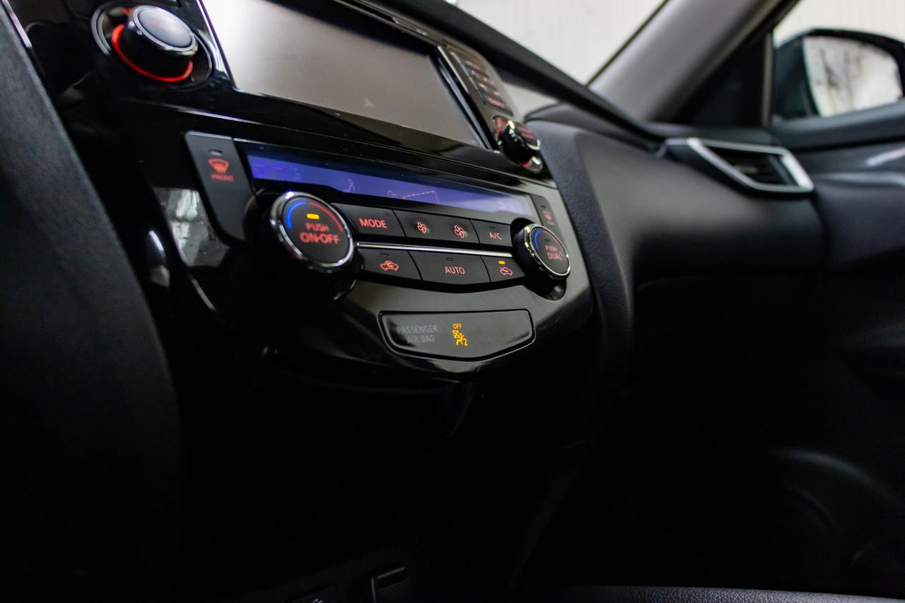2015 Nissan Rogue AWD SL Leather Roof Nav Red Deer AB