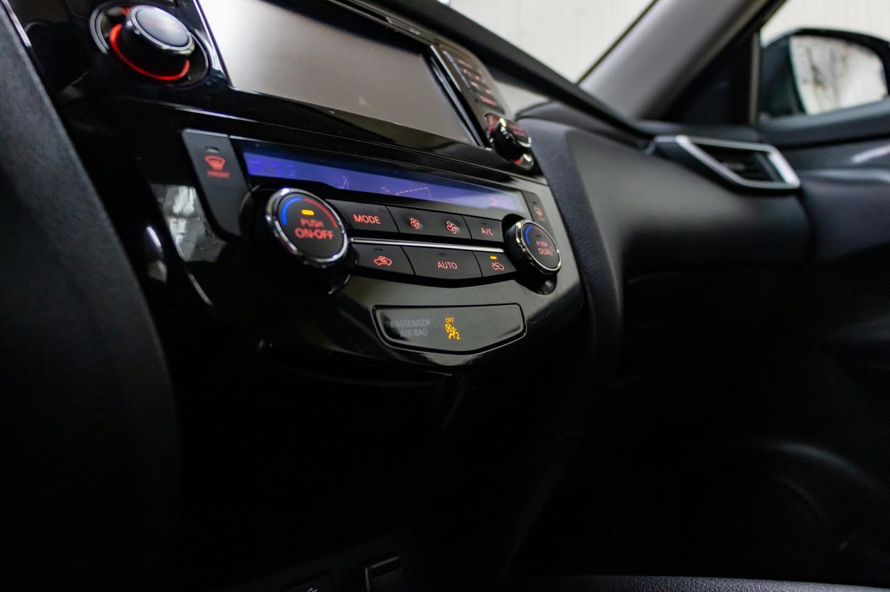 2015 Nissan Rogue AWD SL Leather Roof Nav Red Deer AB