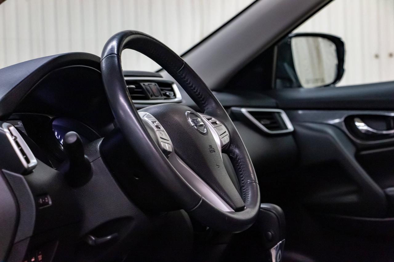 2015 Nissan Rogue AWD SL Leather Roof Nav Red Deer AB