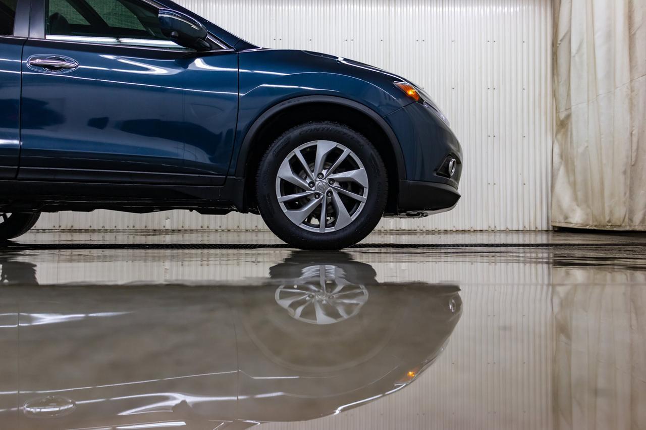 2015 Nissan Rogue AWD SL Leather Roof Nav Red Deer AB