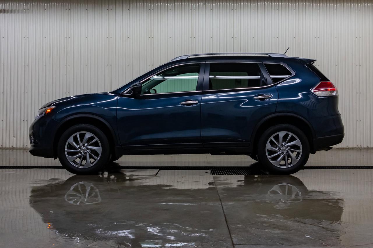 2015 Nissan Rogue AWD SL Leather Roof Nav Red Deer AB
