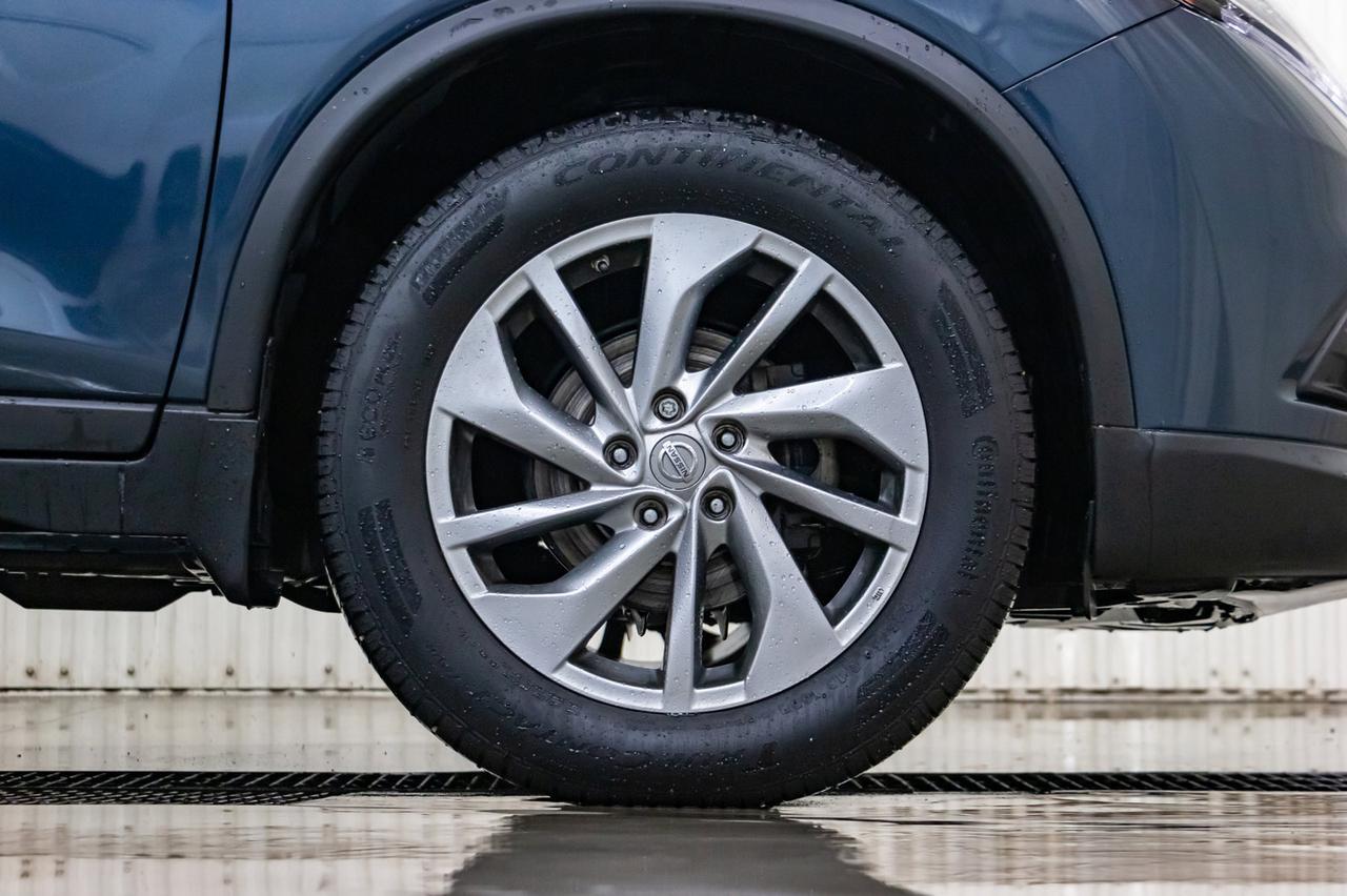 2015 Nissan Rogue AWD SL Leather Roof Nav Red Deer AB