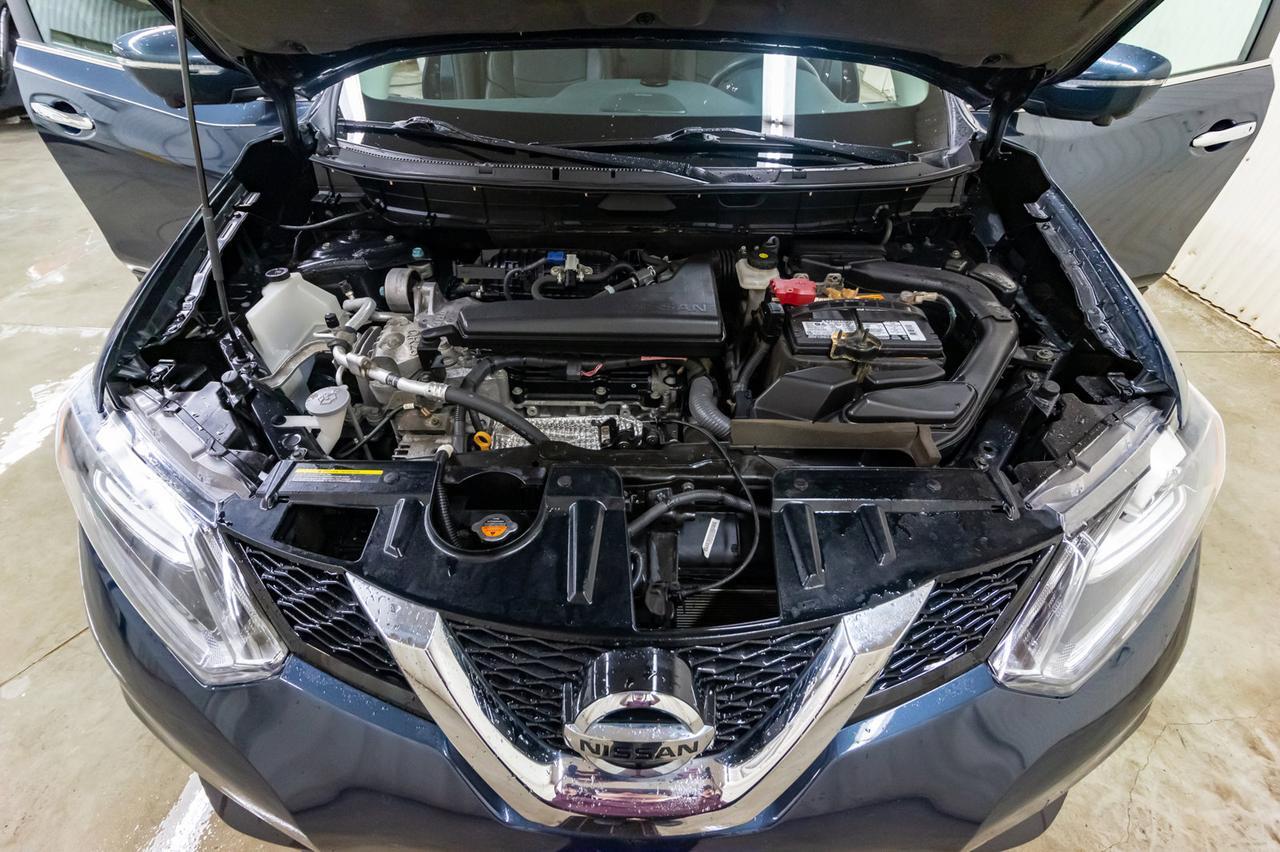 2015 Nissan Rogue AWD SL Leather Roof Nav Red Deer AB