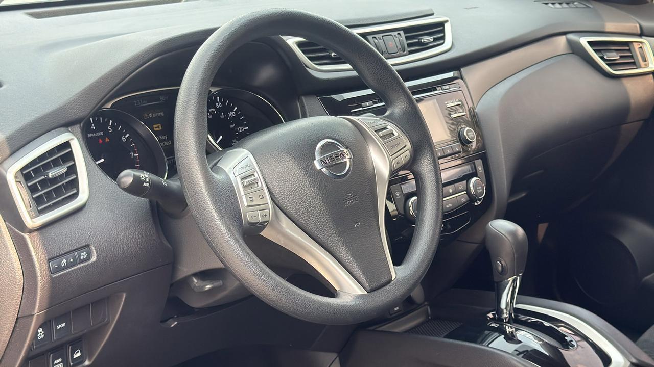 2015 Nissan Rogue SV  Selma TX