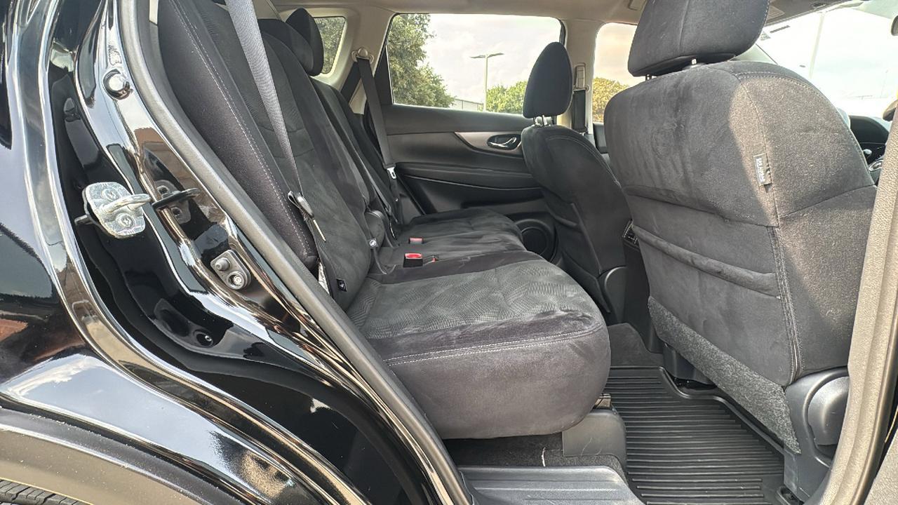 2015 Nissan Rogue SV  Selma TX