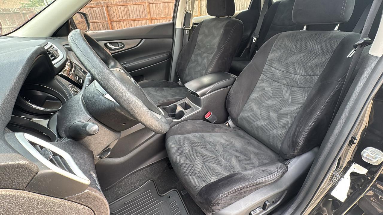 2015 Nissan Rogue SV  Selma TX