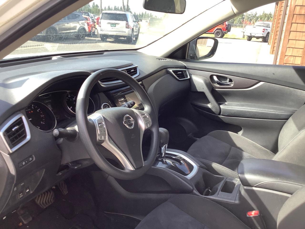 2015 Nissan Rogue SV Hayden ID