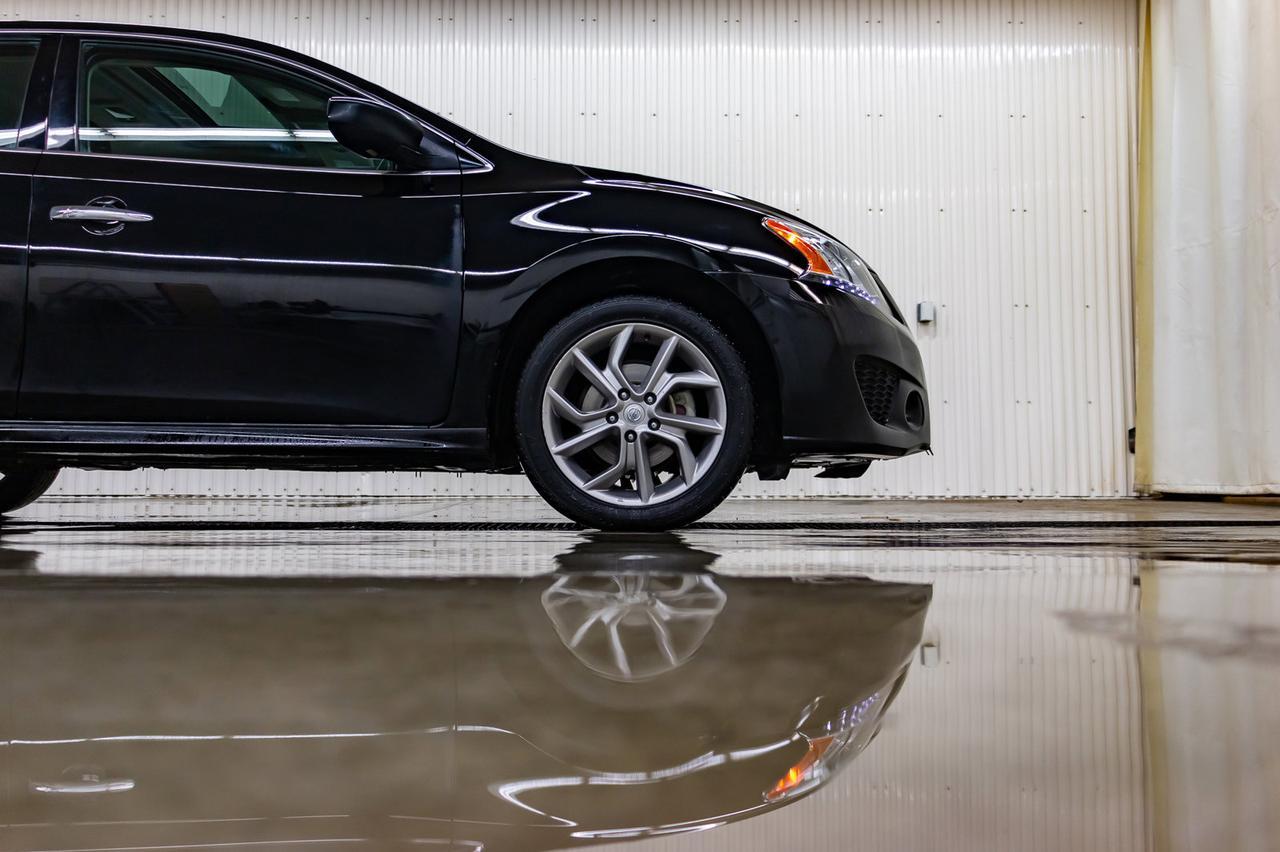 2015 Nissan Sentra SR Roof Nav BCam Red Deer AB