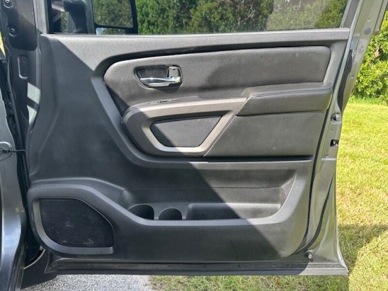 2015 Nissan TITAN SL 4X4 LEATHER SUNROOF NAVIGATION EXHAUST CREW CAB BRAND NEW TIRES SERVICED FREE SHIPPING IN FLORIDA LOW MILES TRUCK Sarasota FL
