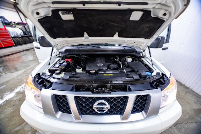 2015 Nissan Titan 4x4 Crew Cab Pro-4X Leather Roof Nav BCam Red Deer AB