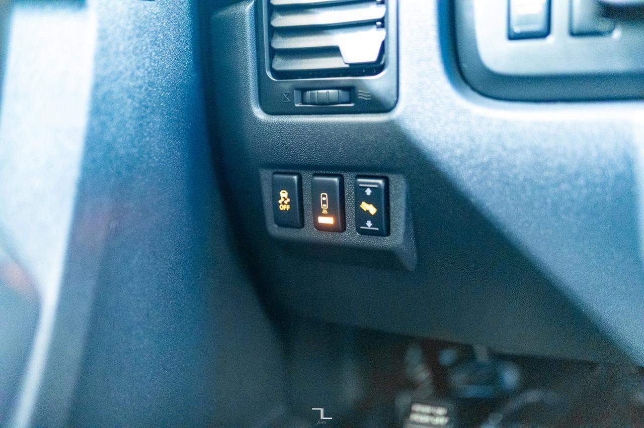 2015 Nissan Titan 4x4 Crew Cab Pro-4X Leather Roof Nav BCam Red Deer AB