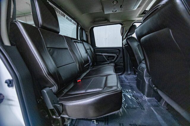 2015 Nissan Titan 4x4 Crew Cab Pro-4X Leather Roof Nav BCam Red Deer AB