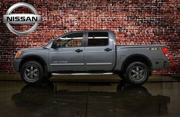 2015_Nissan_Titan_PRO-4X_ Red Deer AB