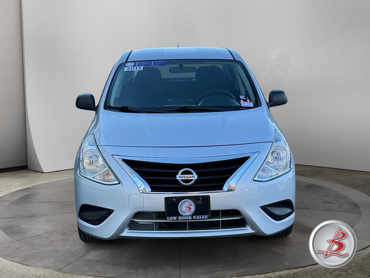 2015 Nissan Versa S photo 2
