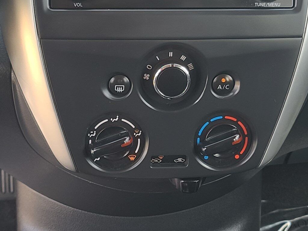 2015 Nissan Versa 1.6 SV Springfield VA