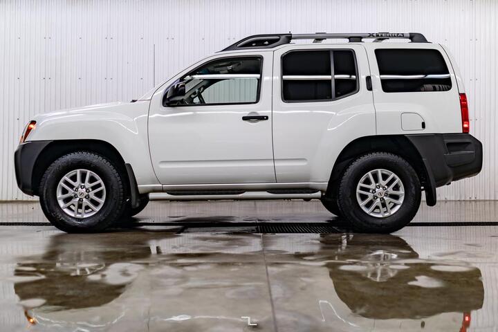 2015 Nissan Xterra 4x4 X Red Deer AB