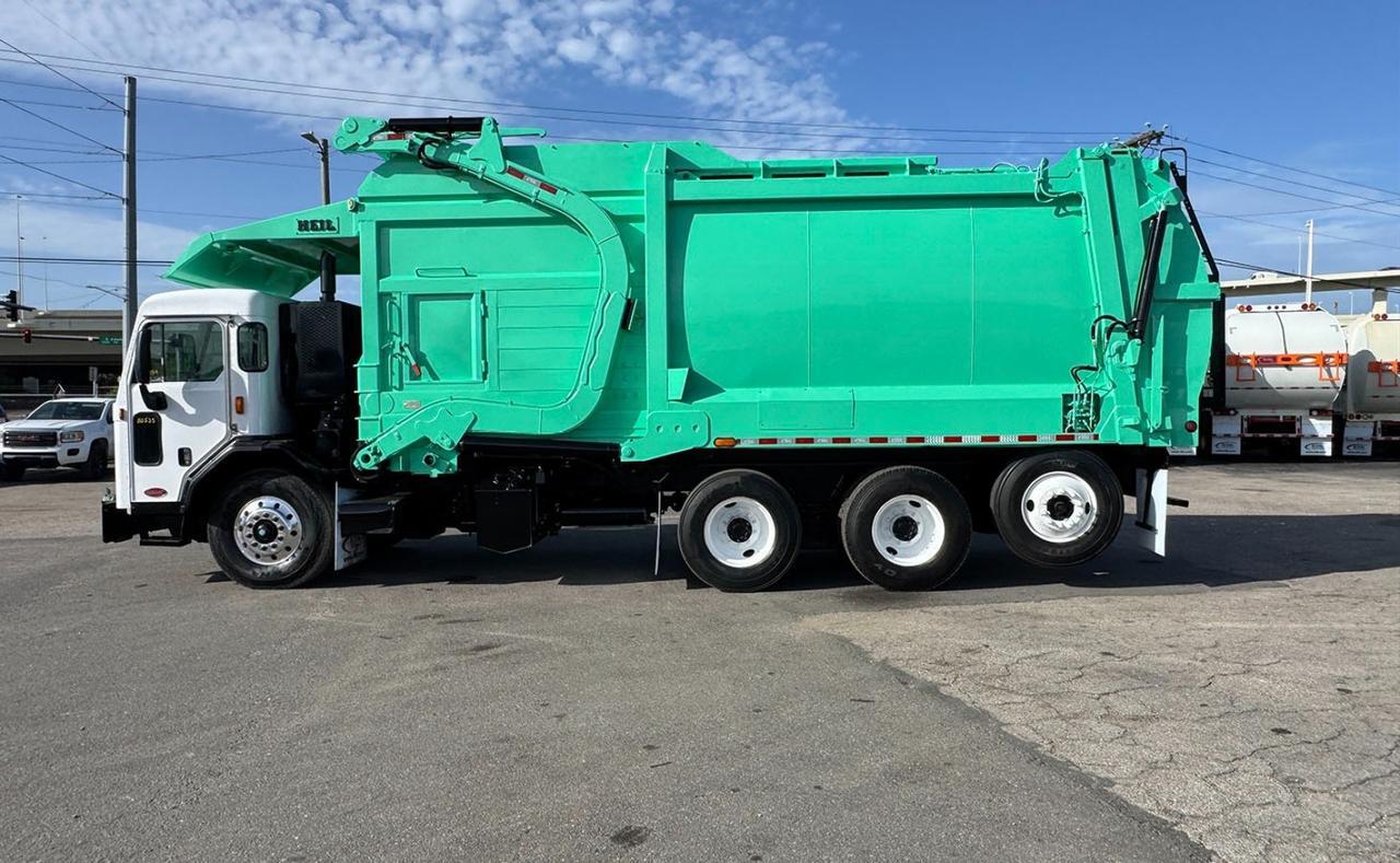 2015 Peterbilt 320 40 yard Heil Front Loader Garbage Truck Tampa FL