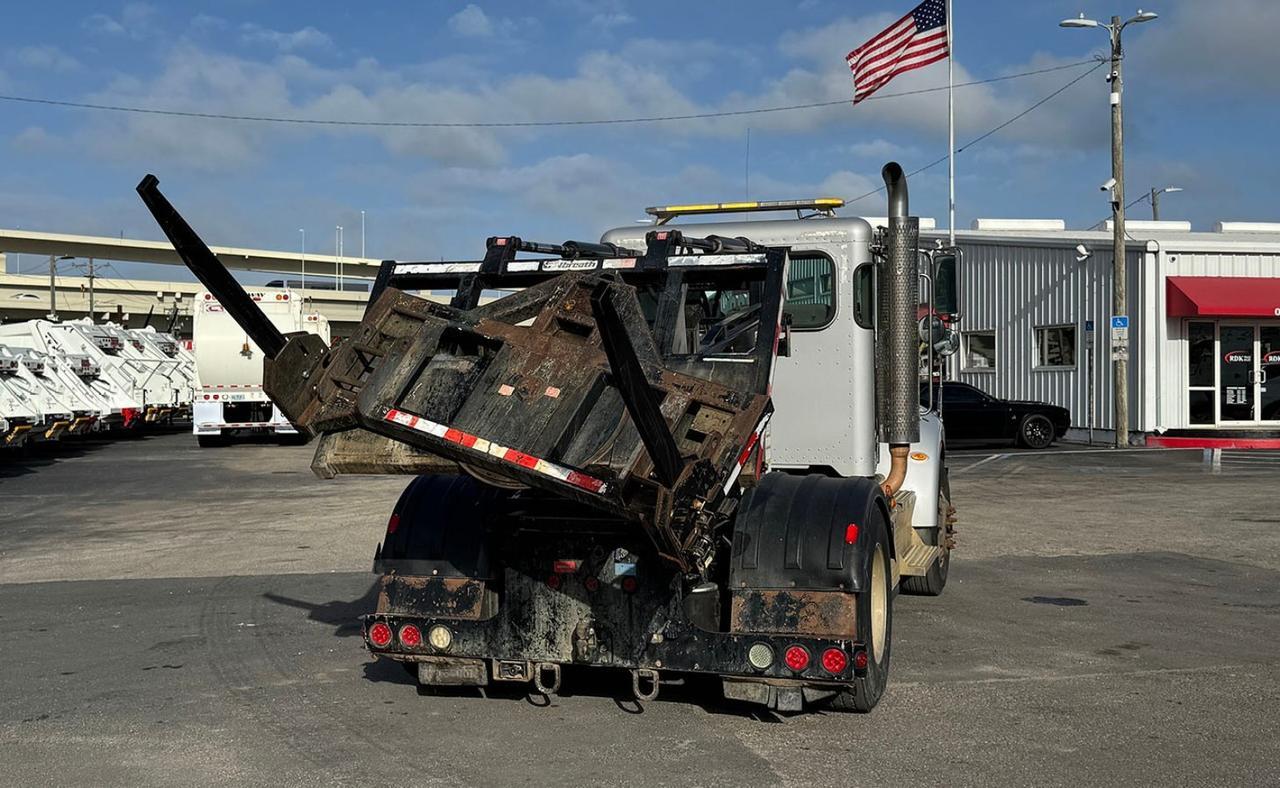 2015 Peterbilt 337 8,000 lb. Galbreath CDU Tampa FL